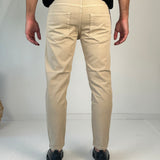 JEANS BEIGE CON CATENA