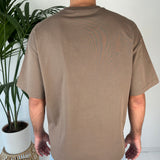 Einfaches braunes T-Shirt